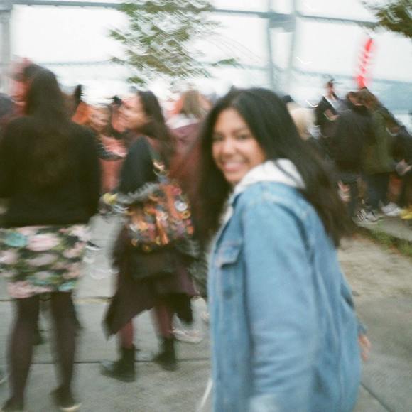 Meet your Posher, Alexia - Picture 1 of 1